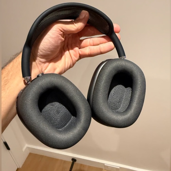 AirPods Pro Max | Midnight *Limited Stock* - Picture 5 of 5